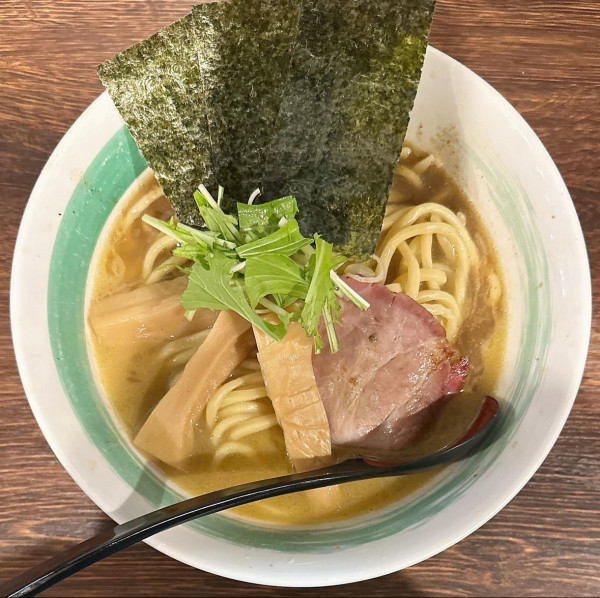 「らぁめん」@自家製麺 麺屋 利八の写真