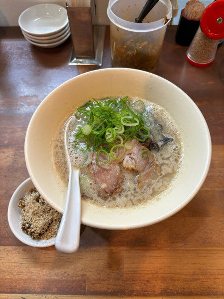 「博多豚骨ラーメン」@幸心堂の写真