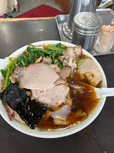 「青島チャーシュー1000円、チャーシュー増しほうれん草増し」@青島食堂 曲新町店の写真