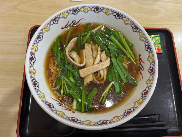 「醤油にらラーメン　980円」@都賀西方パーキングエリア上り スナックコーナーの写真