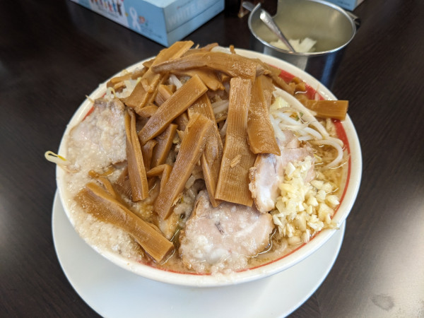 「メンマこってり大盛　910円」@麺屋 松の写真