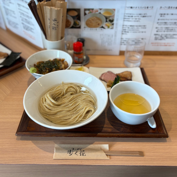 「昆布水塩つけ麺(大盛)」@ラーメン 歩く花の写真