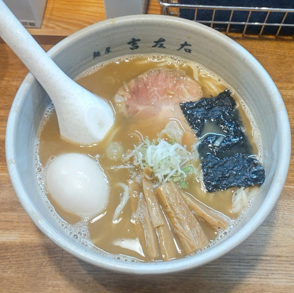 「味玉らーめん」@麺屋吉左右の写真