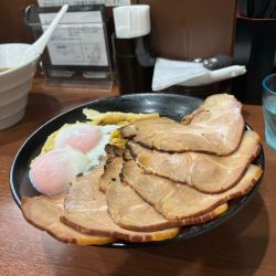 肉盛り油そば(大・温玉2つ)