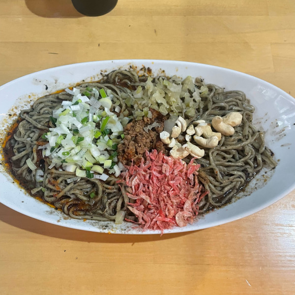 「汁なし黒胡麻担々麺」@甲州屋 別邸の写真