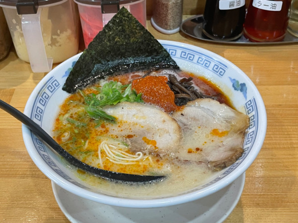 「博多とんこつラーメン赤」@博多らーめん 一心堂  早稲田店の写真