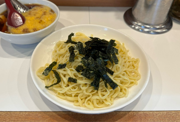 「納豆ざるらぁめん ¥970」@らぁめん ほりうち 新橋店の写真