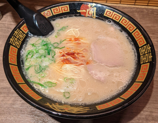 「ラーメン + 替え玉」@一蘭 アトレ上野 山下口店の写真