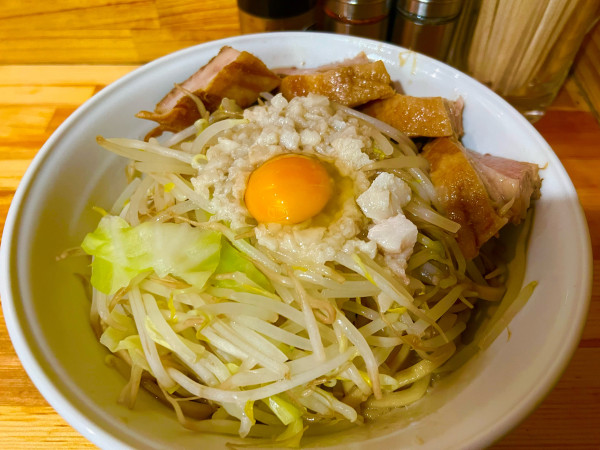 「肉マシ醤油まぜそば大 1200」@麺処 MAZERUの写真