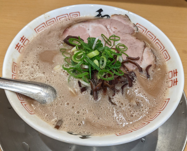 「ラーメン + 半替え玉」@博多ラーメン 和の写真