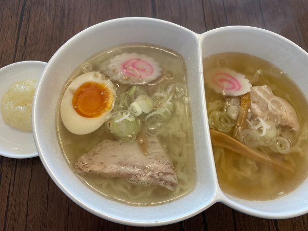 「しょうゆ×しお1000円+にんにく50円」@ラーメン屋 ありがとうの写真