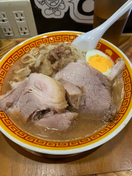 「ラーメン豚2枚」@えどもんどの写真