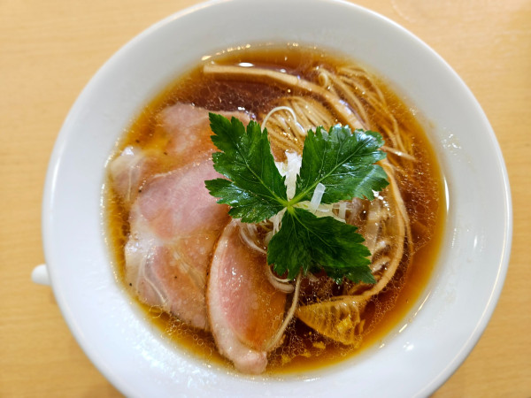 「鴨だし醤油らーめん」@noodleshop  arakawaの写真