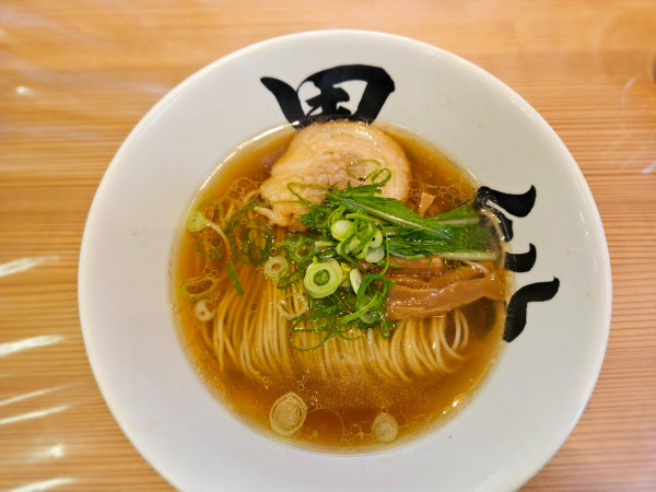 「秋刀魚だしらーめん(醤油)並盛」@秋刀魚だし 黒船の写真