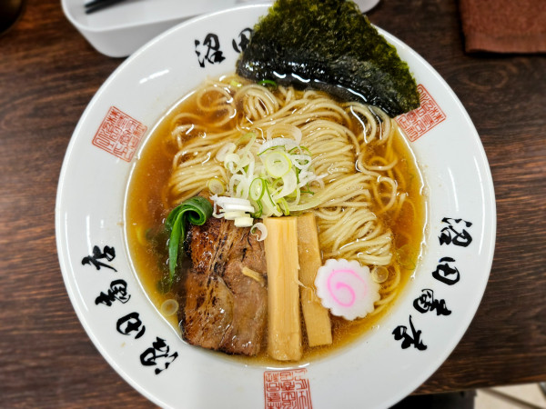 「魚介醤油」@沼田商店 麺組の写真
