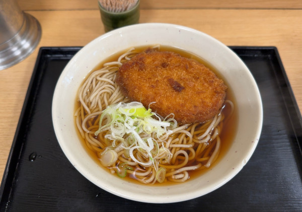 「コロッケそば(450円)」@めん処 一ぷく 北朝霞店の写真