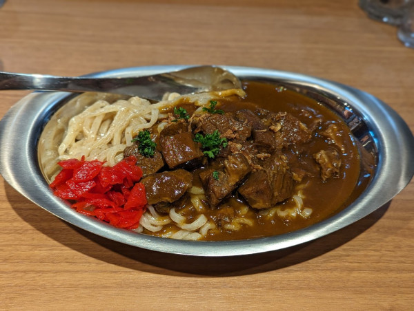 「限定牛タンさがりカレーまぜsoba」@鶏Soba Toraやの写真