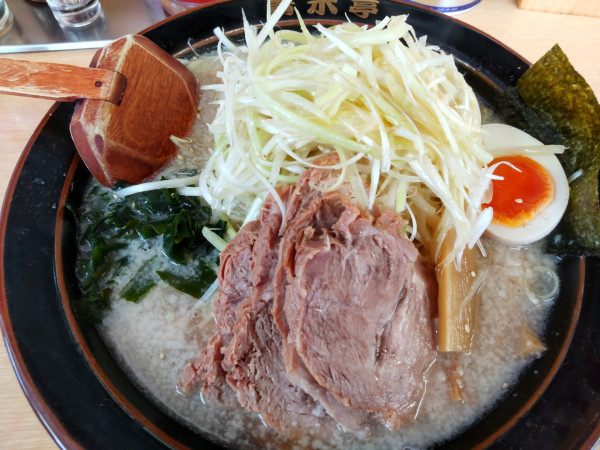 「定番ネギチャーシュー+ネギ」@ラーメン青木亭 戸田店の写真