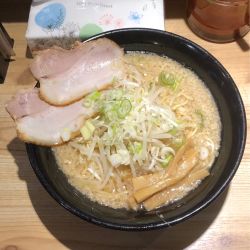 こってり醤油豚骨大盛（720）