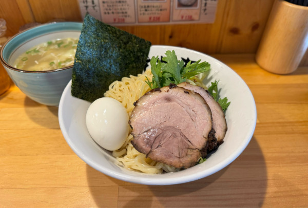 「本丸塩つけ麺¥1200、肉ワンタン¥250」@横濱 本丸亭 新橋店の写真