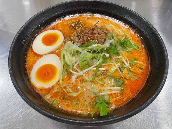 「初級編濃厚鶏白湯灼熱の担々麺（3辛）＋煮玉子」@三陽楼の写真