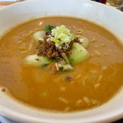 俺の担々麺（ライス・お新香着き）