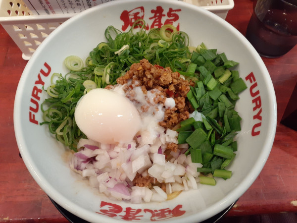 「ドラゴンまぜ麺」@とんこつラーメン 博多風龍 渋谷店の写真