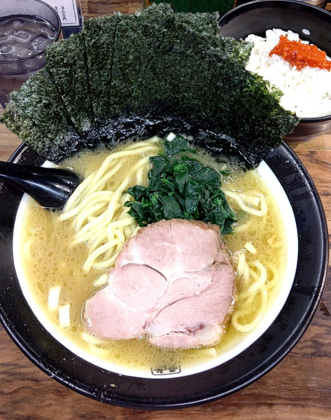 「ラーメン太麺海苔増し880円」@豚骨醤油らーめん 誠屋 八幡山本店の写真