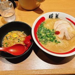 ラーメン＋半チャーハン