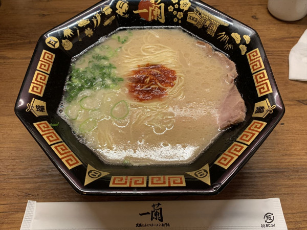 「天然とんこつラーメン（八角どんぶり）」@一蘭 浅草六区店の写真