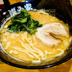 横浜家系ラーメン 違う家の画像