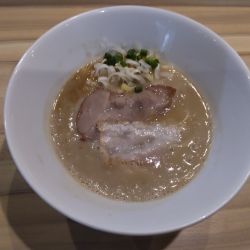 豚100％らーめん 950円