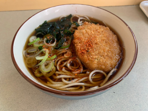 「コロッケそば 490円」@立ち食いそば たんぽぽの写真