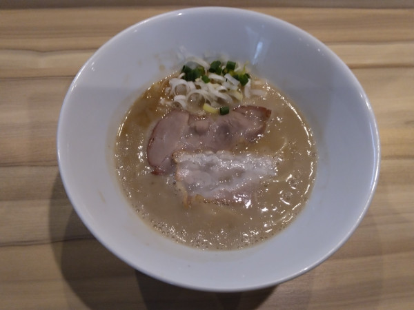 「豚100%らーめん 950円」@つけめん しんちゃんの写真