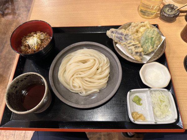 「Bランチセット（小・250g・醤油だれ）990円」@水沢うどん 水香苑 高崎モントレー店の写真