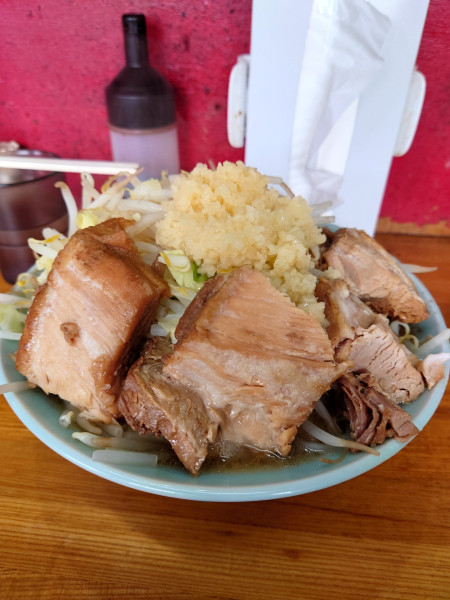「チャーシュー麺  野菜増し  ニンニク」@ラーメン髭の写真