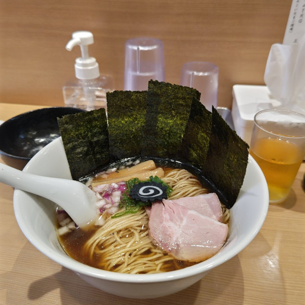 「煮干しらぁ麺」@らぁ麺 はやし田 赤羽店の写真
