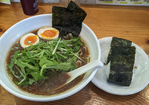 「しょうゆラーメン+おにぎり2個 + 味玉」@麺屋 ○忠の写真