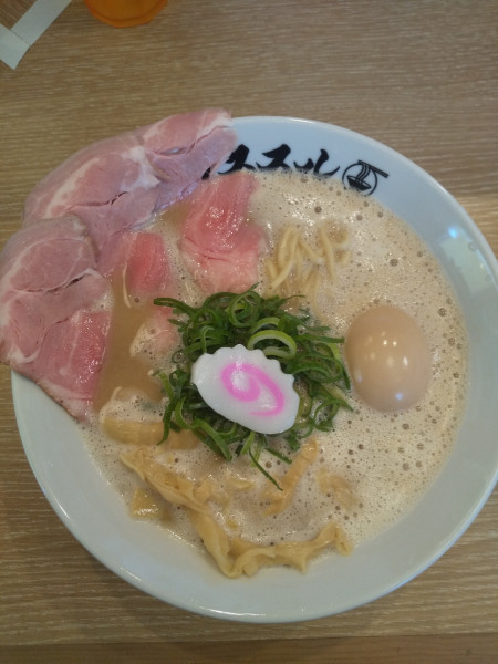 「鶏そば（味玉付き）」@竹内ススルの写真