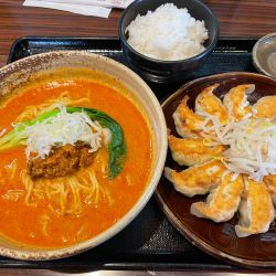 肉みそタンタンめん+浜松餃子セット1,320円