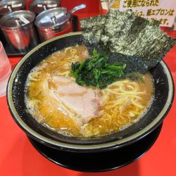 ラーメン中