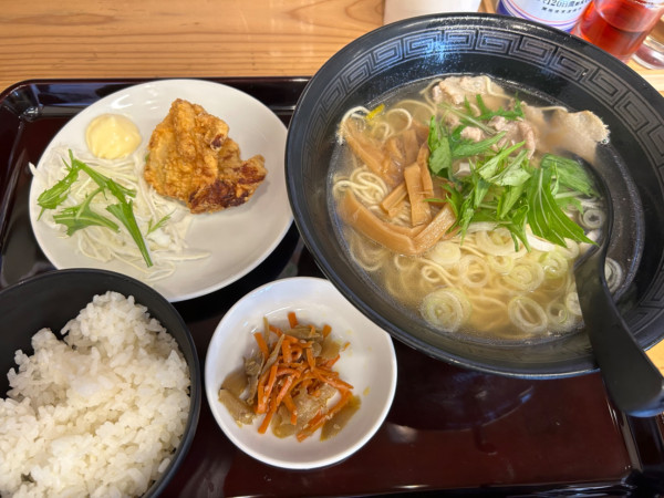 「【セット】あっさり塩ラーメン+ライス小+から揚げ690円」@埼玉タンメン 山田太郎 清瀬北口店の写真