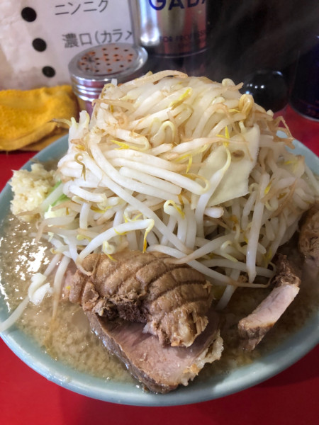 「普通盛 豚入り」@ラーメン大 名古屋店の写真