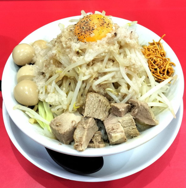 「まぜそばミドル 1200円＋うずら 150円」@継承 あっ晴れ 大府店の写真