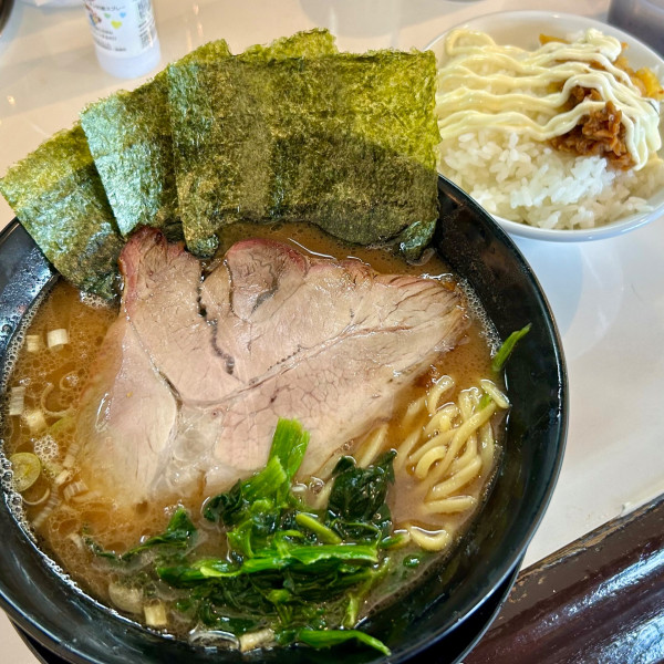 「ラーメン(麺やわらかめ)+ライス食べ放題」@ラーメン 大嵐家 大洗店の写真
