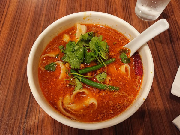 「麻辣刀削麺」@西安刀削麺酒樓 本郷店の写真