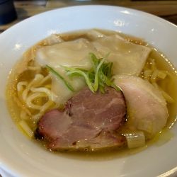 ワンタン中華蕎麦（醤油）1050円