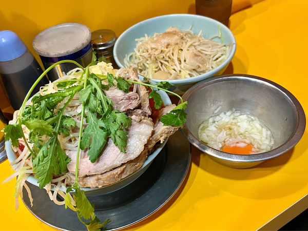 「限定 坦々辛いんじゃね  ペースト2倍 ブタ増し 2style 」@ラーメン二郎 八王子野猿街道店2の写真