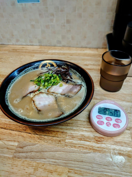 「豚骨ラーメン」@中華蕎麦 丸め 東久留米店の写真