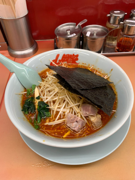 「辛味噌ラーメン（激辛）」@ラーメン山岡家 野田店の写真